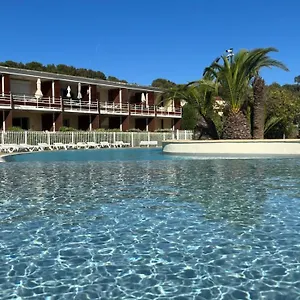 Les Terrasses Du Liouquet T2, Piscine , Parking , à 150 M La Ciotat